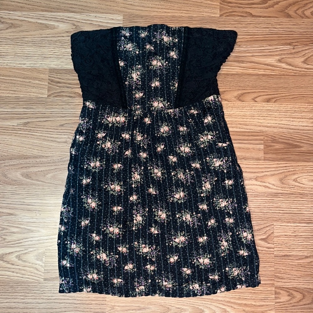 2b Bebe strapless floral dress. Size S.